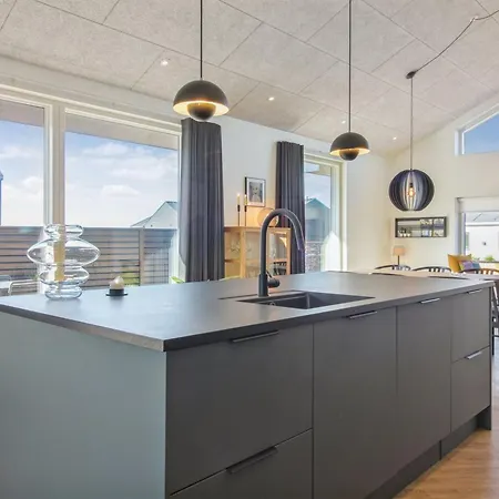 Esme - 400m From The Sea By Interhome